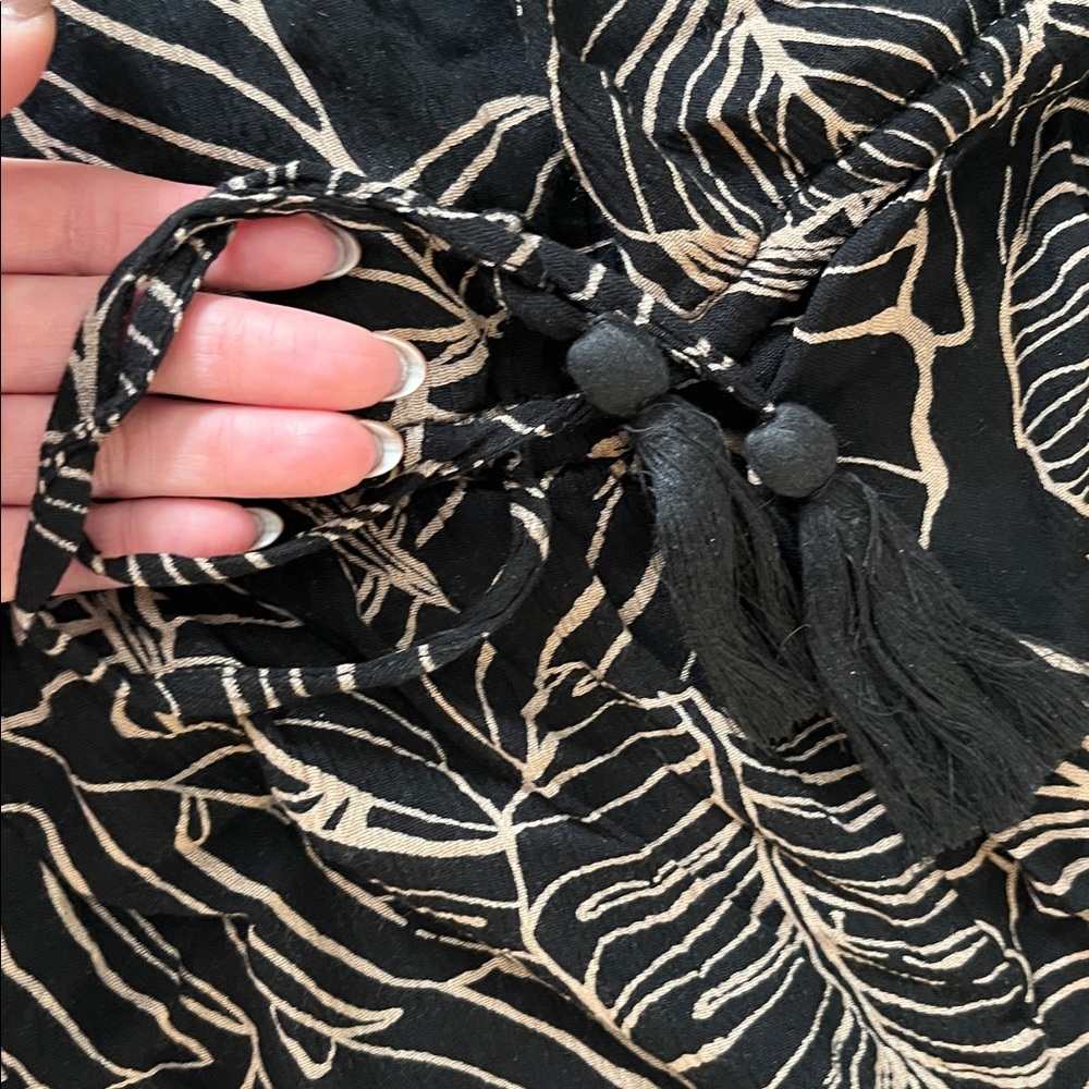 Black and tan Leaf Print Jumpsuit beautiful! - Picture 3 of 4